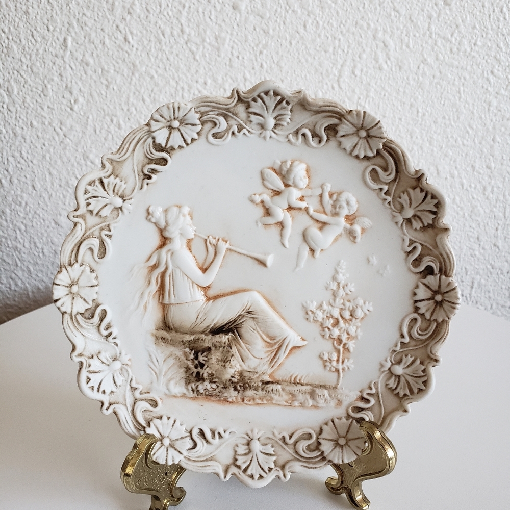 Andrea by S(adek)?Jasperware Style Hanging Wall Plate Handpainted Classical